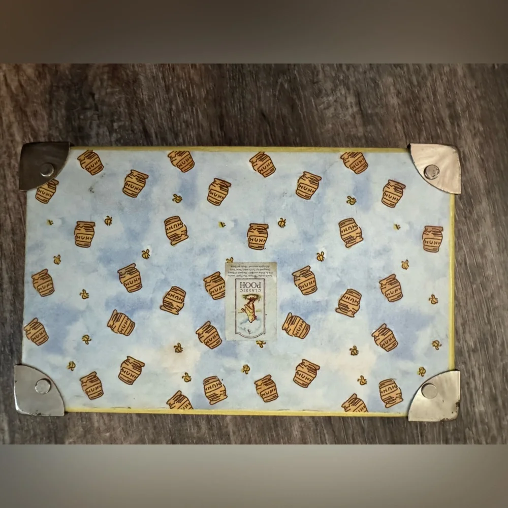 RARE DISNEYS CLASSIC POOH JEWELRY TRINKET KEEPSAKE BOX W/ MIRROR
